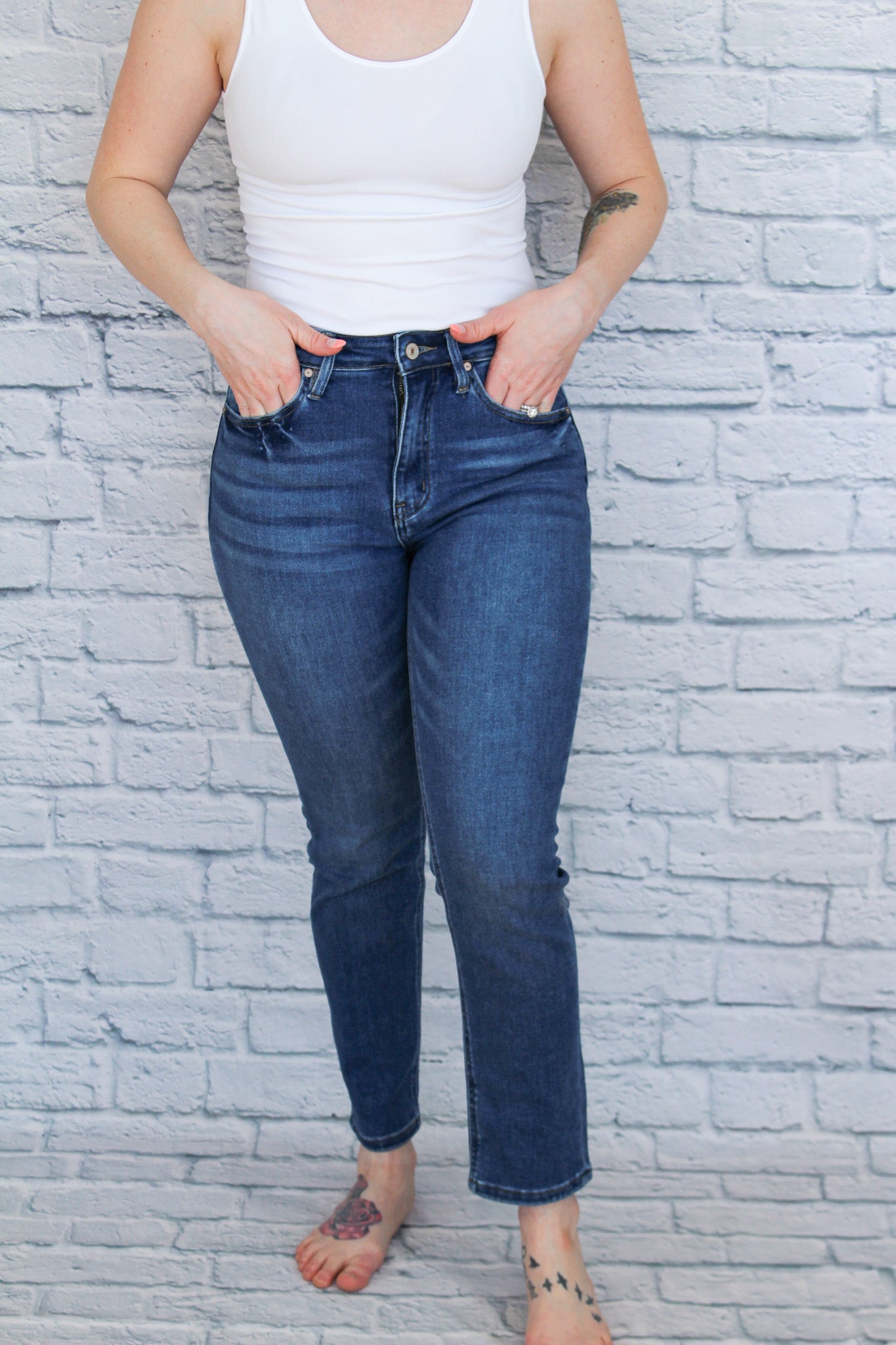 Holly High Rise Slim Straight